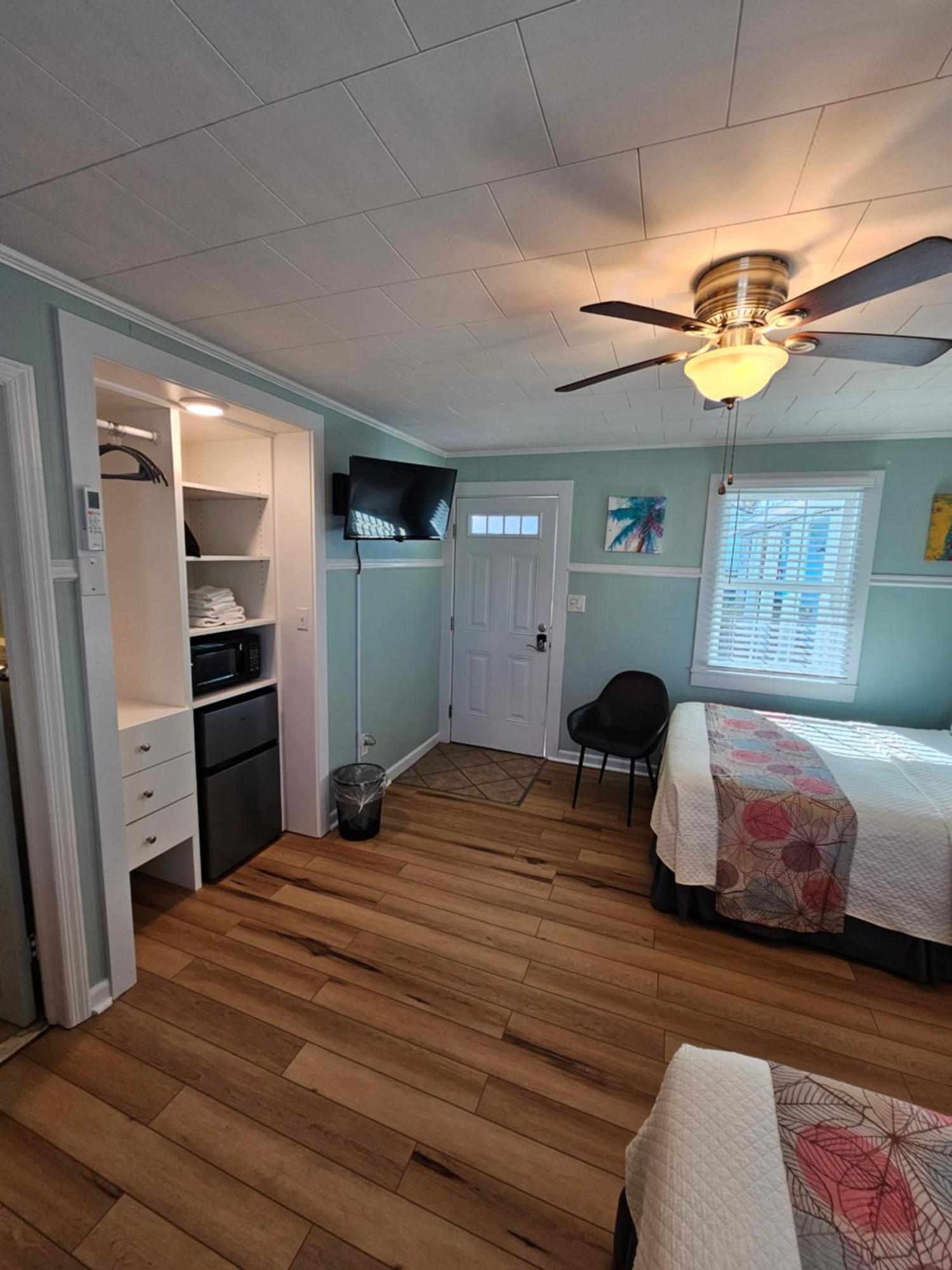 Island Guesthouse And Motel Obx Мантео Экстерьер фото