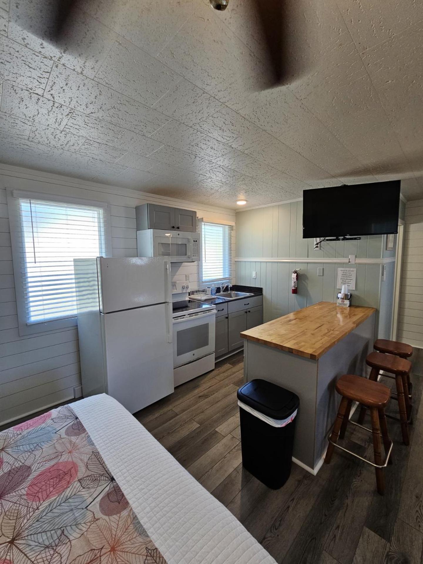 Island Guesthouse And Motel Obx Мантео Экстерьер фото