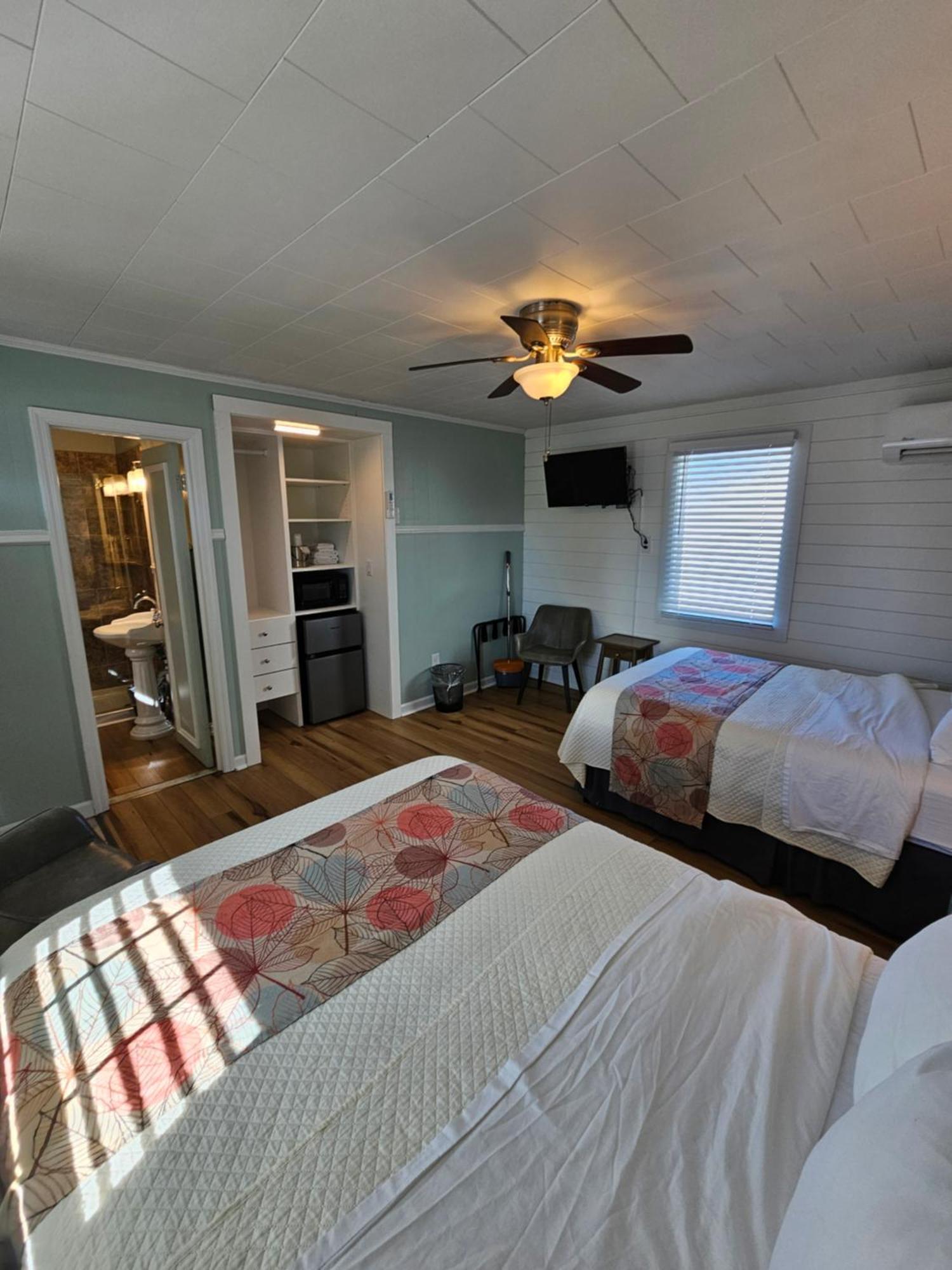 Island Guesthouse And Motel Obx Мантео Экстерьер фото