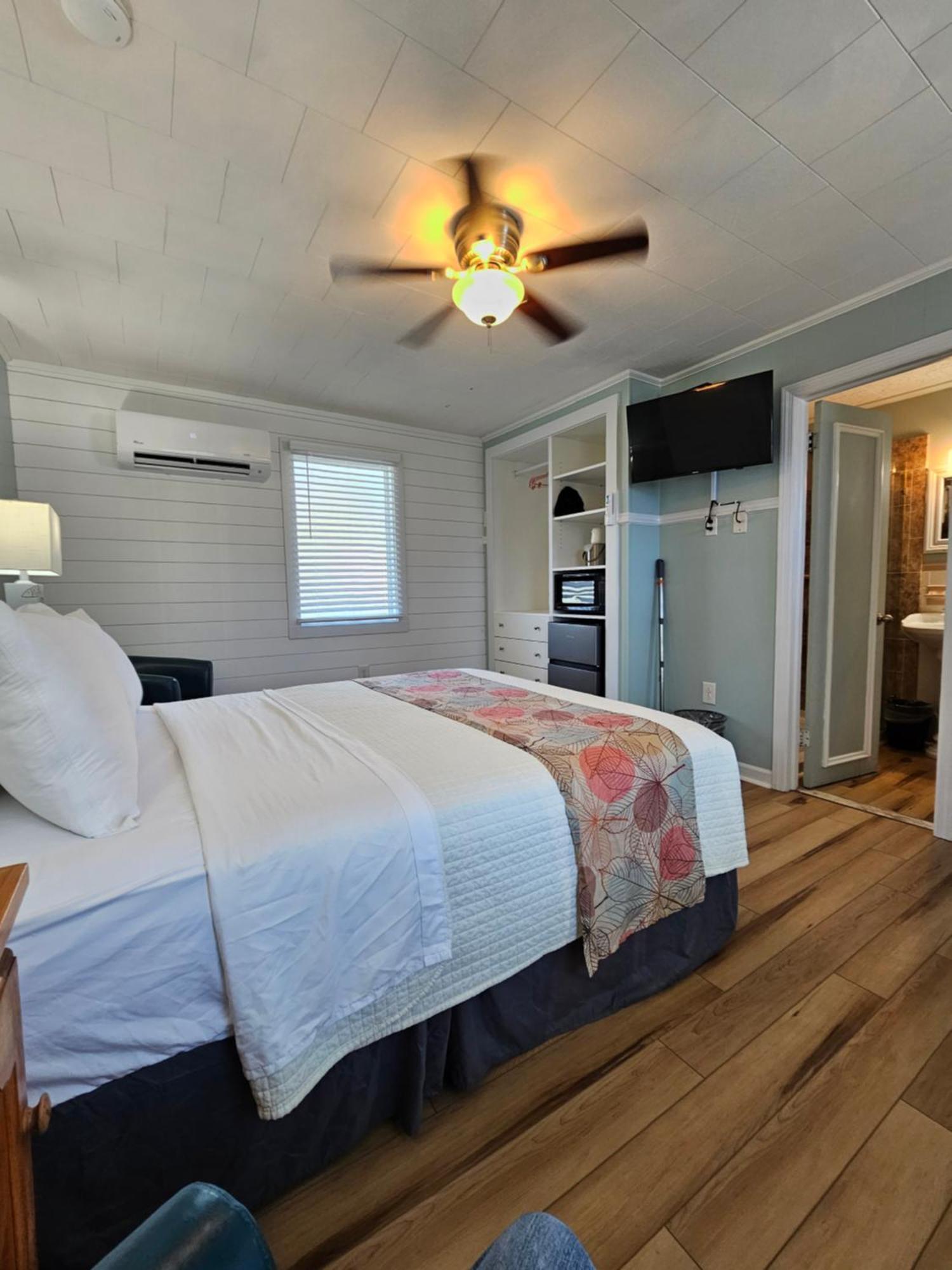 Island Guesthouse And Motel Obx Мантео Экстерьер фото