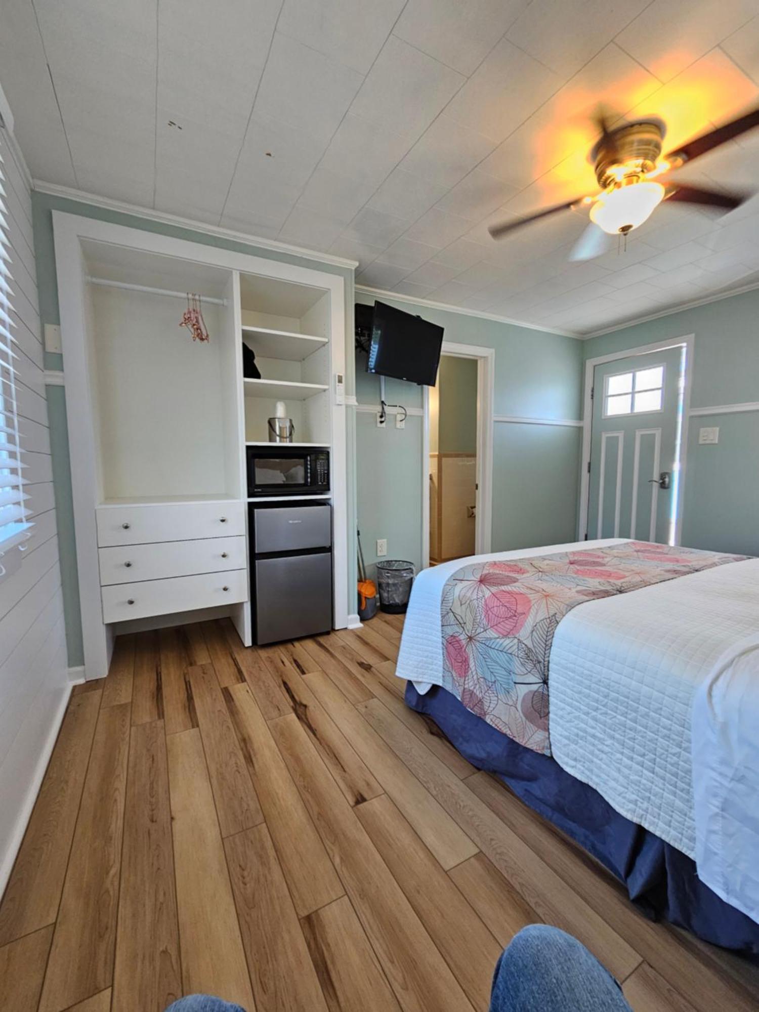 Island Guesthouse And Motel Obx Мантео Экстерьер фото