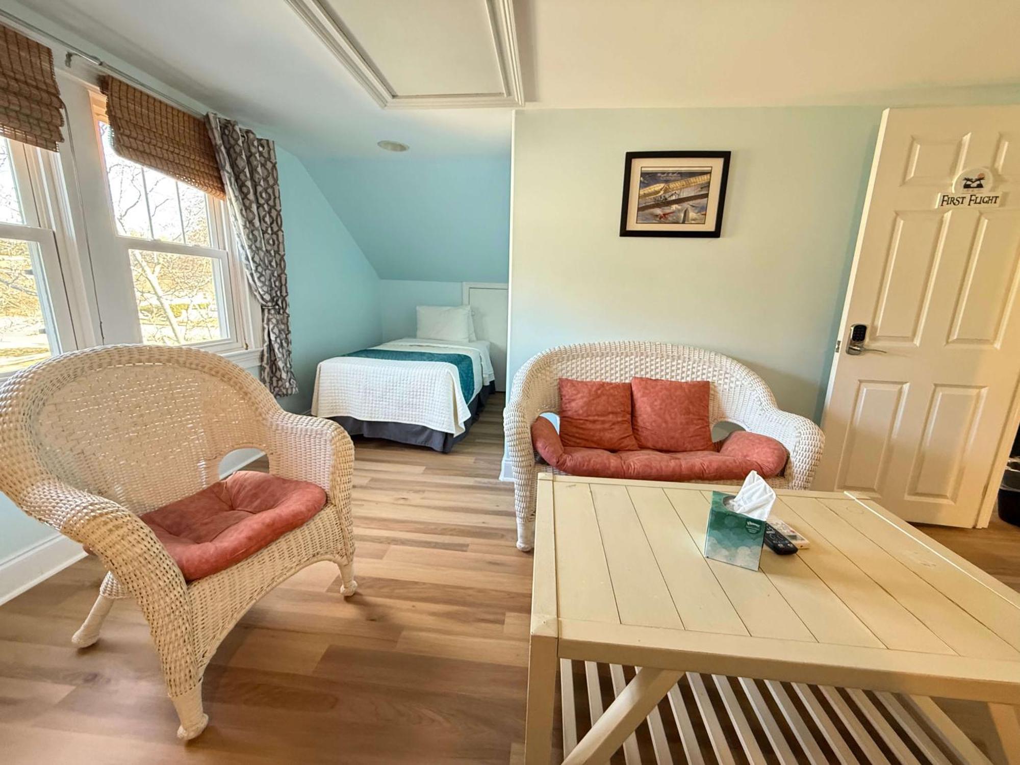 Island Guesthouse And Motel Obx Мантео Экстерьер фото